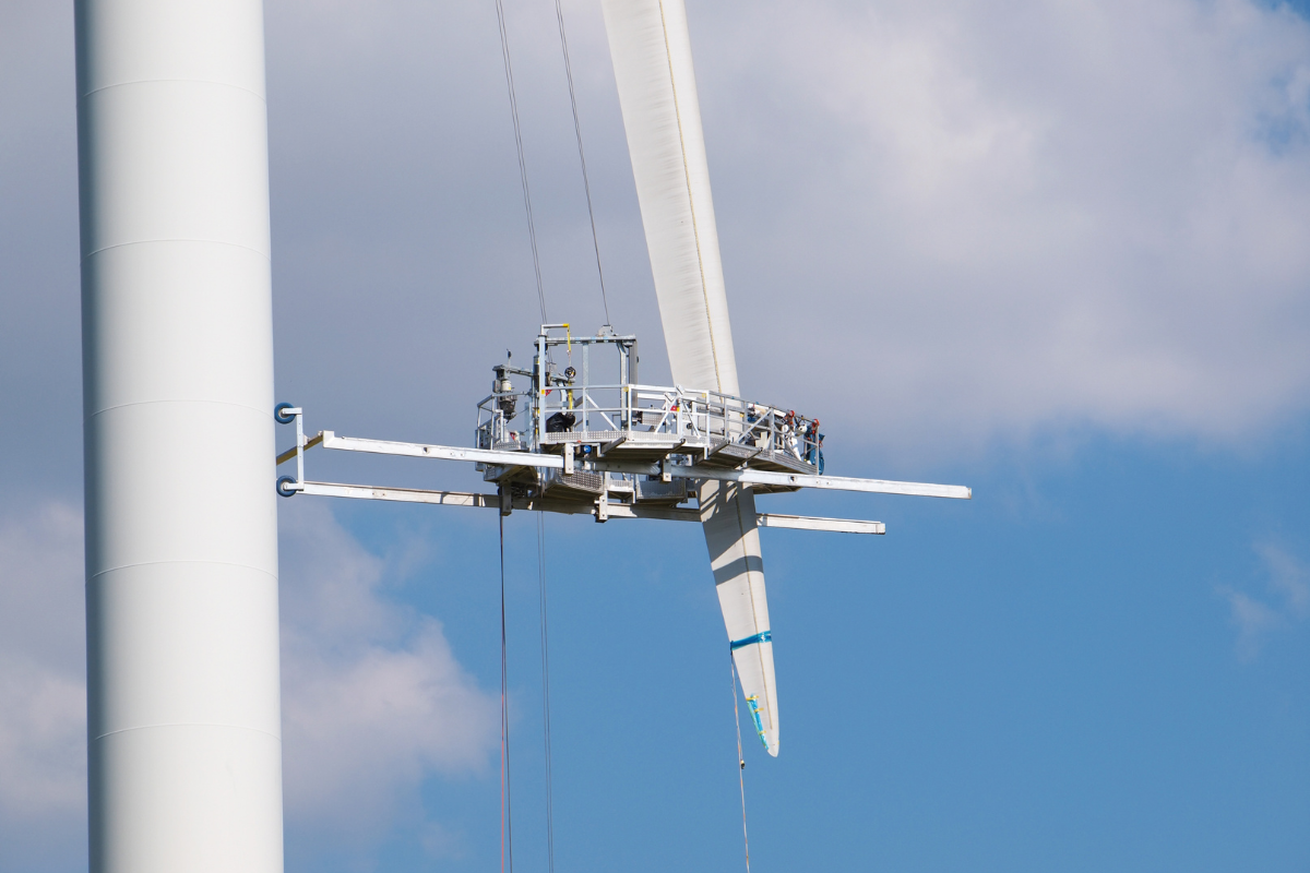 Severn Access technicians performing work in accordance with the working at height regulations 2005